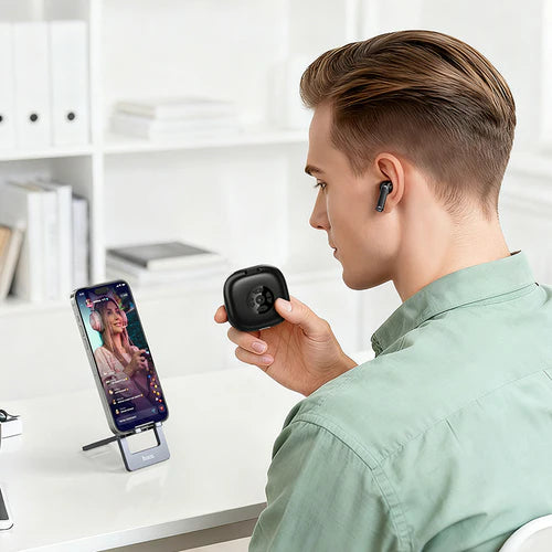 TWS Earbud with Remote Control, IPX4 Waterproofing