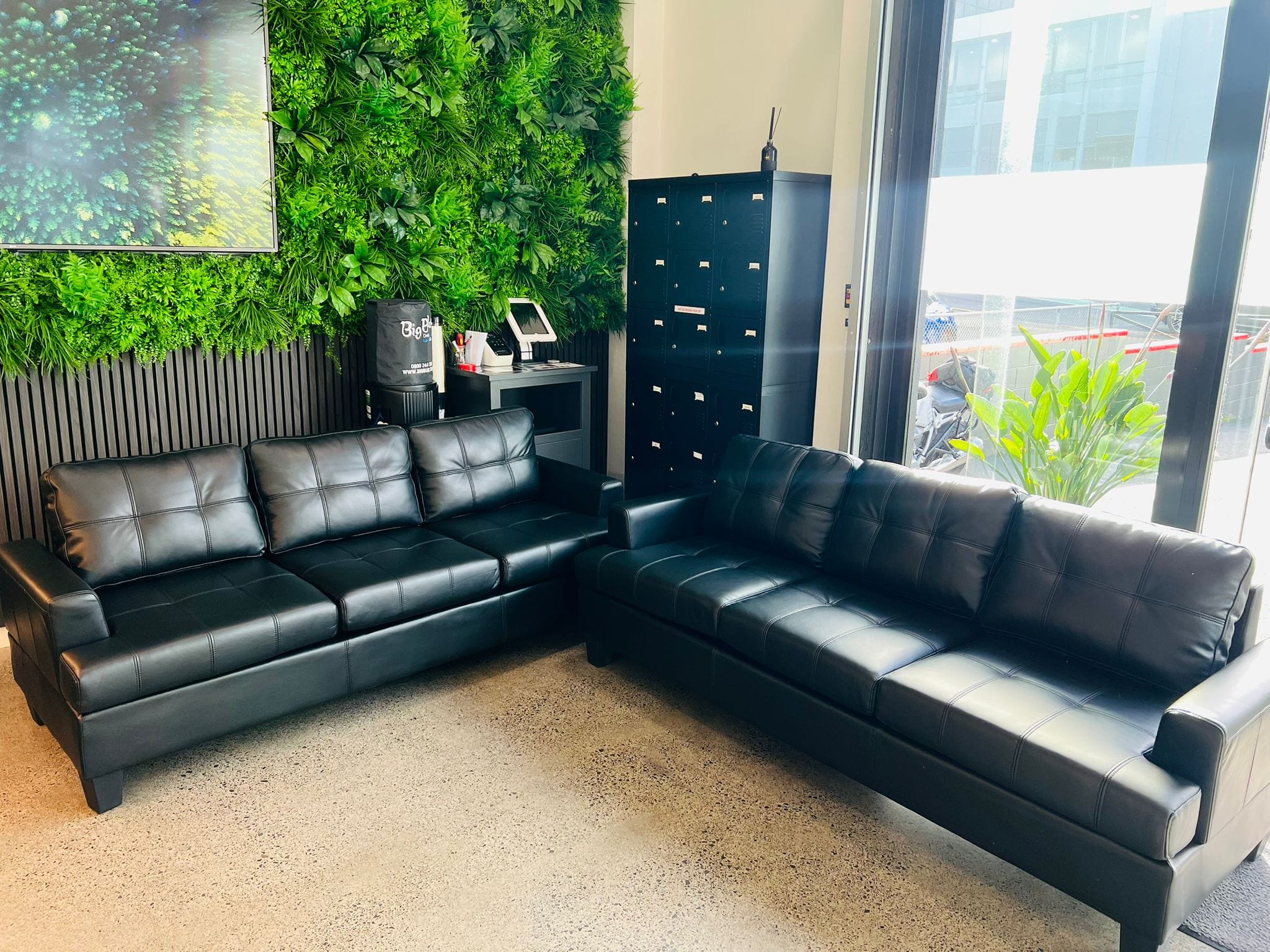 BroDeals 3 seater Sofa Knollwood 3 Seater Faux Leather Sofa